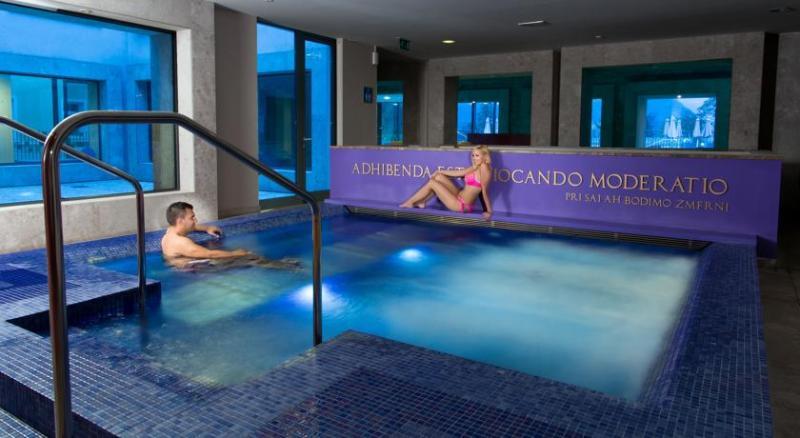 Rimske Terme - Hotel Zdraviliski Dvor Rimske Toplice Exteriör bild