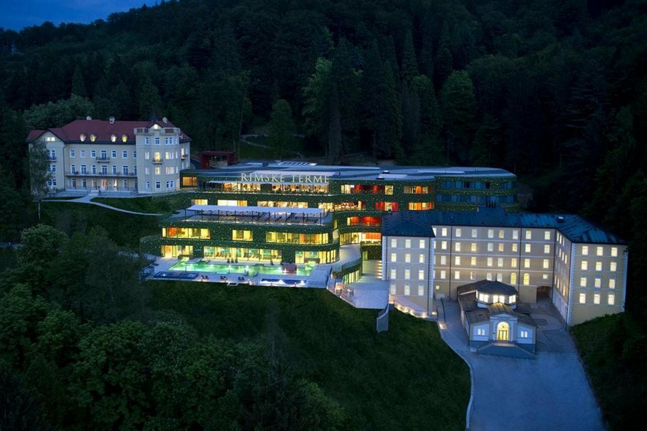Rimske Terme - Hotel Zdraviliski Dvor Rimske Toplice Exteriör bild