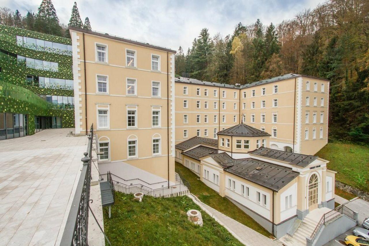 Rimske Terme - Hotel Zdraviliski Dvor Rimske Toplice Exteriör bild
